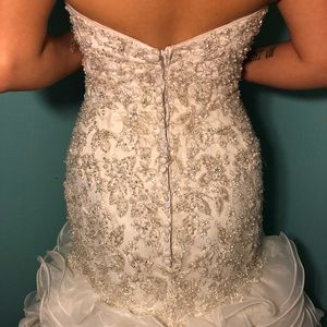Wedding dress